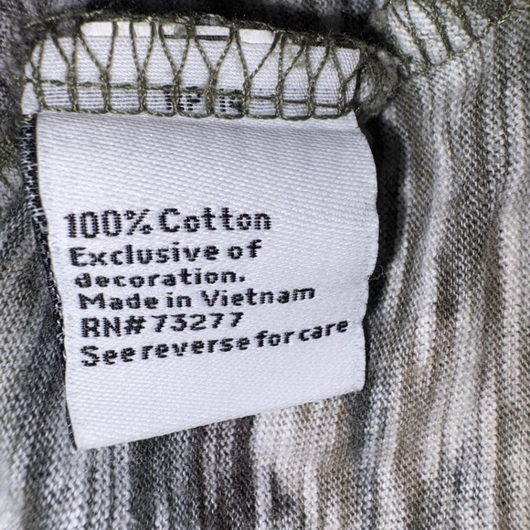 Camo V-Neck Top Nine West XXL - Picture 6 of 7